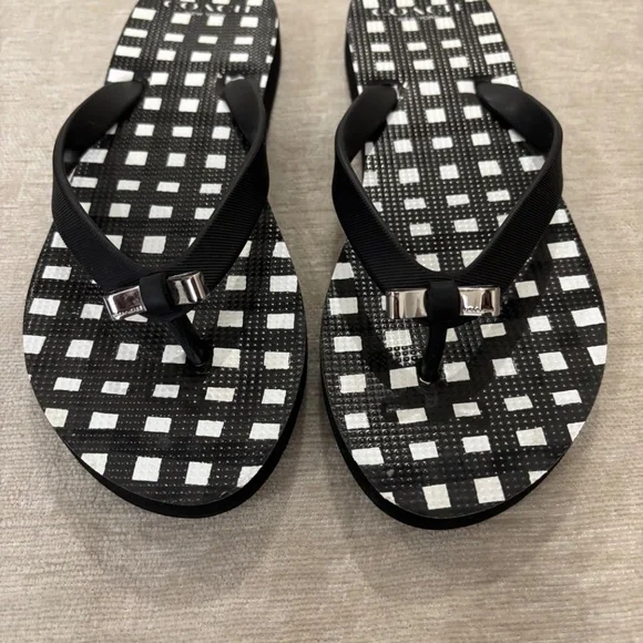 Coach Flip Flips - Picture 2 of 3